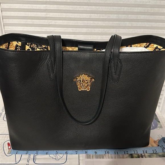AUTHENTIC Versace La Medusa Leather Tote - Picture 10 of 11